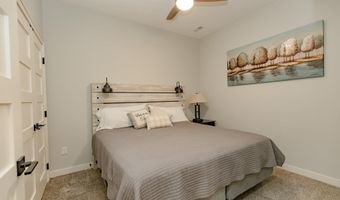 570 Linden Dr. 204, Arnolds Park, IA 51331