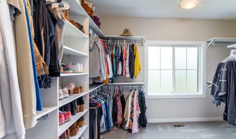 5467 Windrose Ln, Ames, IA 50014