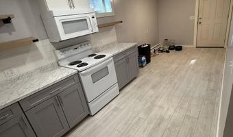 121 DUNBAR Ave, Fairbanks, AK 99701