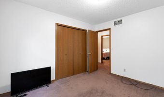 4650 Farmstead Ct, Bel Aire, KS 67220