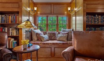 76 Edgelawn Rd, Asheville, NC 28804