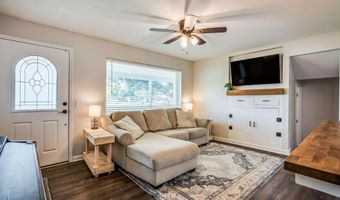 312 W Kelly Ave, Augusta, KS 67010