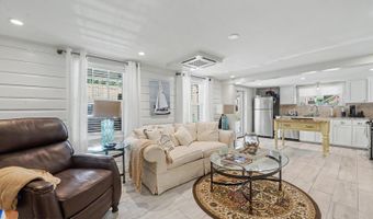 110 State St, Bay St. Louis, MS 39520