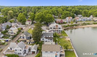 24 Little Bay Ln, Branford, CT 06405