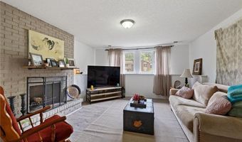 121 Chaparral Dr, Apple Valley, MN 55124