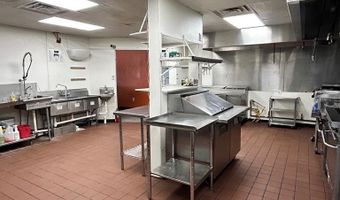 1613 W Broadway, Andrews, TX 79714