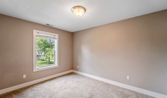611 Court St, Adel, IA 50003