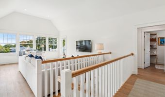 239 A Foreside Rd, Falmouth, ME 04105