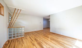 106 W Cedar St, Arlington Heights, IL 60005