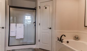 610 SW 5th St, Bentonville, AR 72712