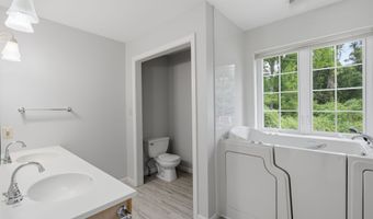50 Hoskins Rd, Bloomfield, CT 06002