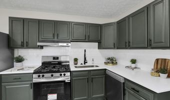 3832 Laguna Dr, Columbus, OH 43232