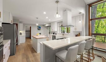 3427 E Dobson Pl, Ann Arbor, MI 48105