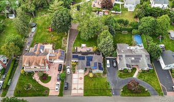 50 Towne St, Amityville, NY 11701