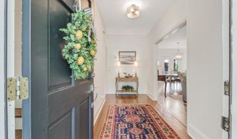 8 Dolphin Point Dr, Beaufort, SC 29907