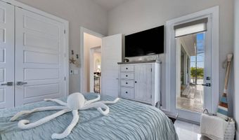 706 Manns Harbor Dr, Apollo Beach, FL 33572