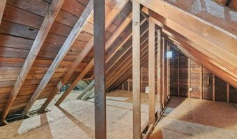 8 North Dr, Middletown, RI 02842