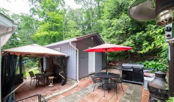 116 Chestnut Ridge Rd, Bethel, CT 06801