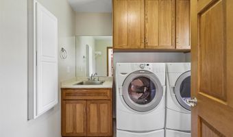 904 Cottage St, Adel, IA 50003
