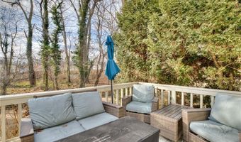 501 Woodhaven Ct 501, Cranston, RI 02920