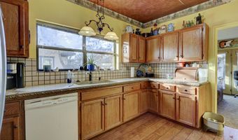 614 E 14th St, Baxter Springs, KS 66713