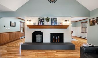 43 Darling Parke Dr, Bangor, ME 04401