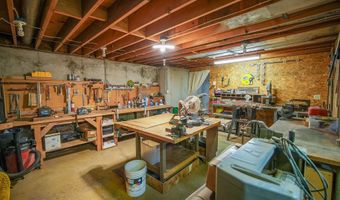 5306 Arapahoe Ln, Madison, WI 53704
