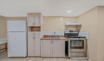 26 Smith St, Amityville, NY 11701