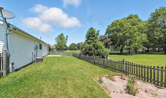 806 Deer Ridge Xing, Auburn, IN 46706
