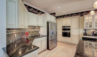 3836 Heron Watch Dr, Akron, OH 44319
