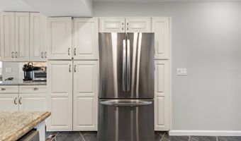 401 Bay Shore Dr 18B, Barnegat, NJ 08005