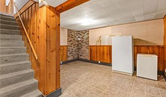 2619 Meadow Glen Rd, Ames, IA 50014