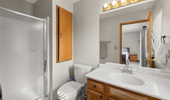 1215 7th Ave SE, Altoona, IA 50009
