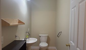 1434 Ohio St, Bangor, ME 04401