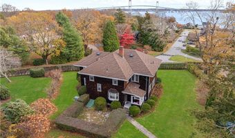 63 Longfellow Rd, Jamestown, RI 02835