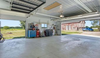 8011 Hollow Corners Rd, Almont, MI 48003