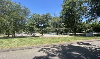 614 Longfellow Dr 614, Branford, CT 06405