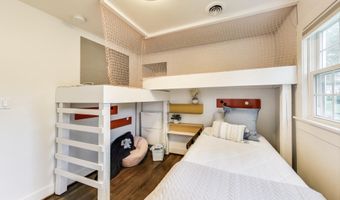 4422 NEPTUNE Dr, Alexandria, VA 22309