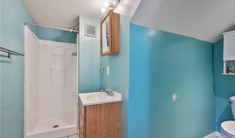 22 Eleanor St, Airville, PA 15203