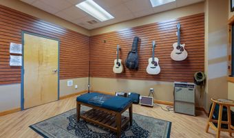 60 Peyton St, Barboursville, WV 25504