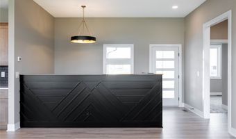 610 Ellis Cir, Adel, IA 50003