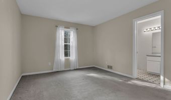 20 Lakeview Dr 20, Branford, CT 06405