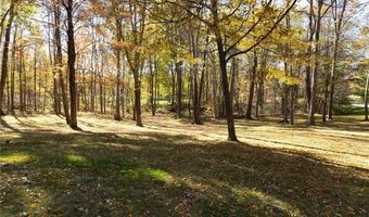 200 GREENTREE Cir, Aurora, OH 44202