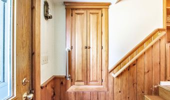 4 Pineway Dr, Auburn, ME 04210
