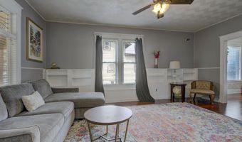 914 W 4TH St, Appleton, WI 54914