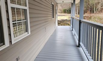 656 Water St, Bakersville, NC 28705