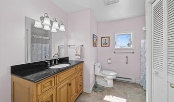 11 Johnson Ave, North Kingstown, RI 02852