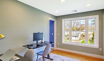 7 Court Ave, Barrington, RI 02806