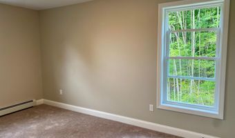 49 Woodbrey Ln, Standish, ME 04084