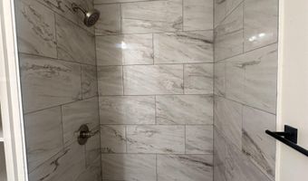 17 Frontier St, Diamondville, WY 83116